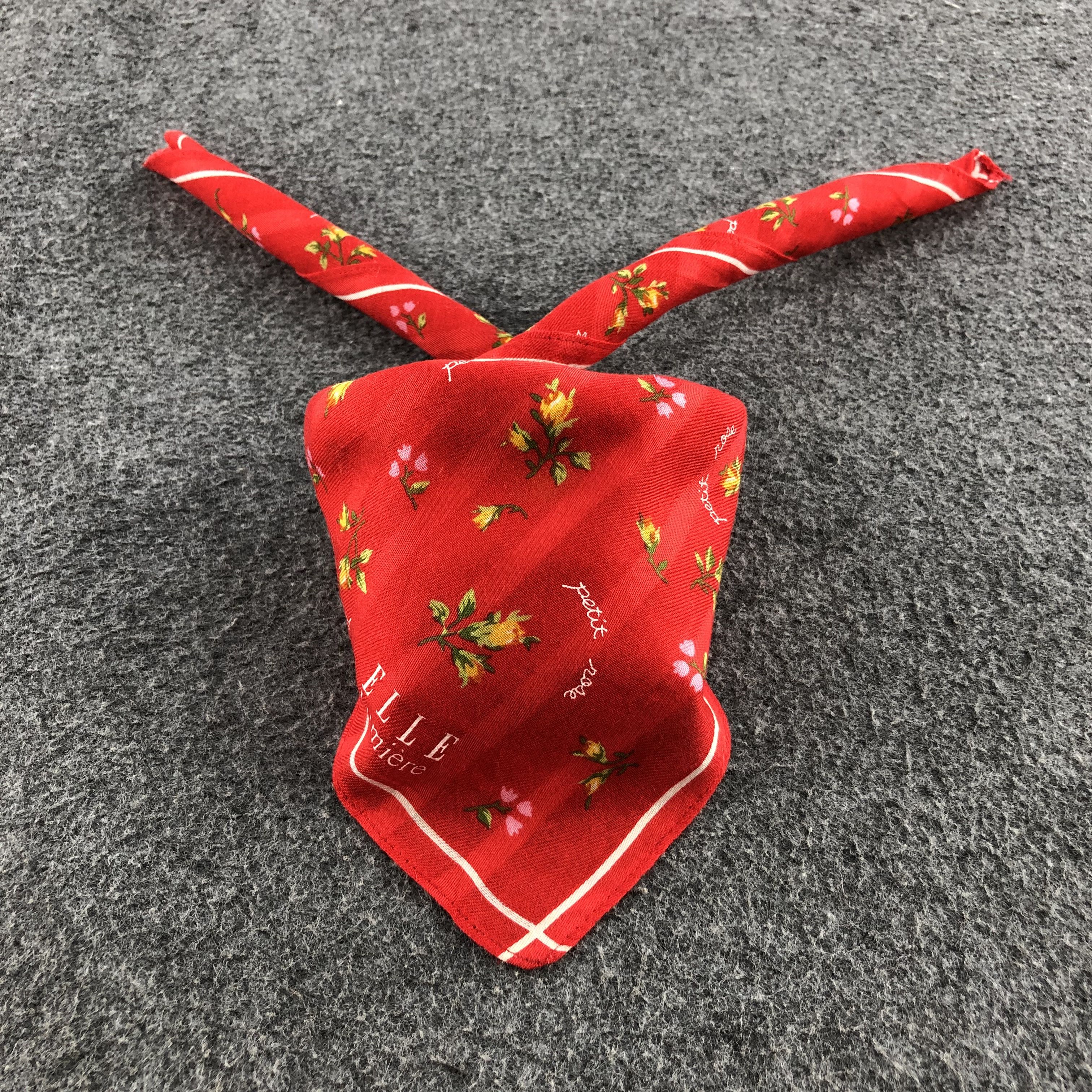 Vintage Elle Lumiere Handkerchief Neckerchief Bandana H1416 Size ONE SIZE - 1 Thumbnail