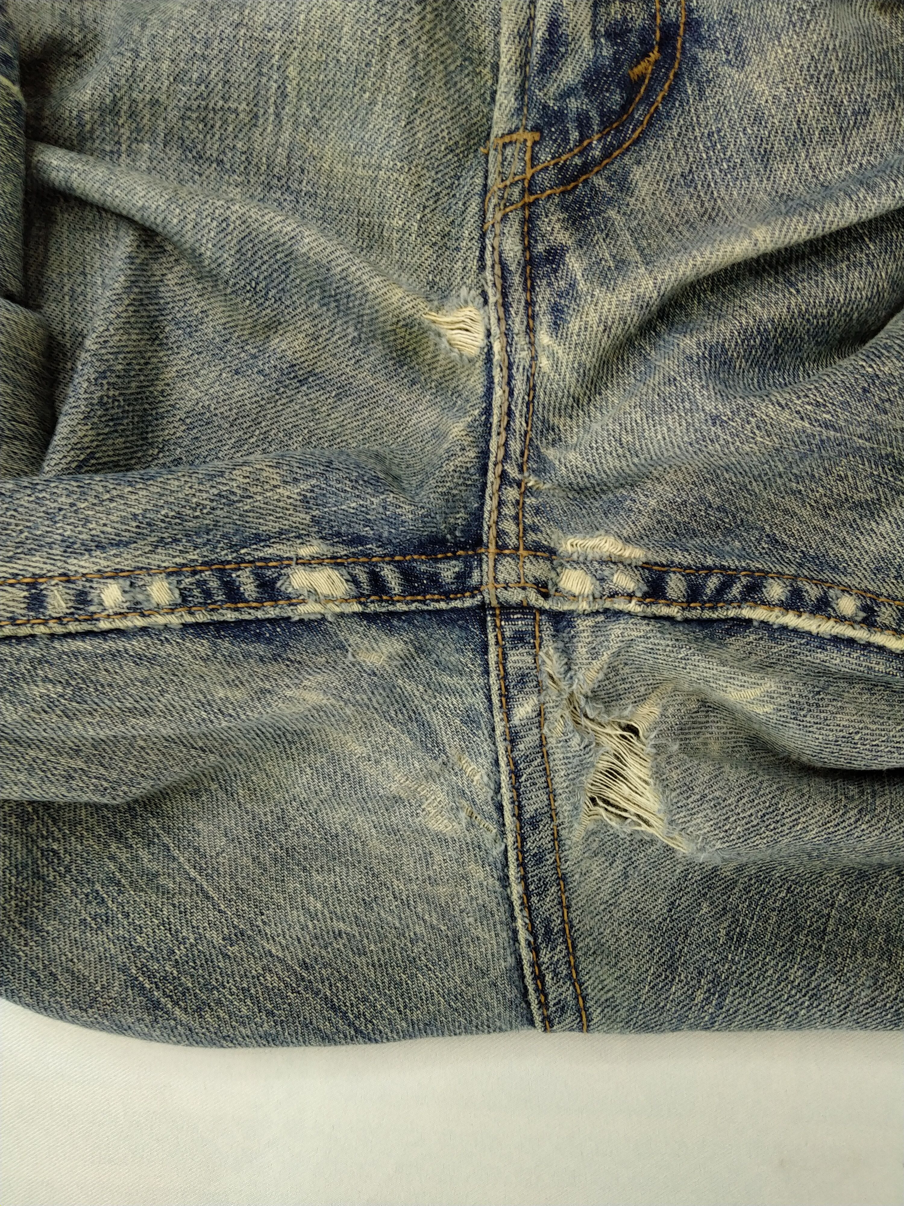 Levi's Distressed Vintage Levi's 505 Regular Fit Denim -JN403 Size US 36 / EU 52 - 12 Thumbnail