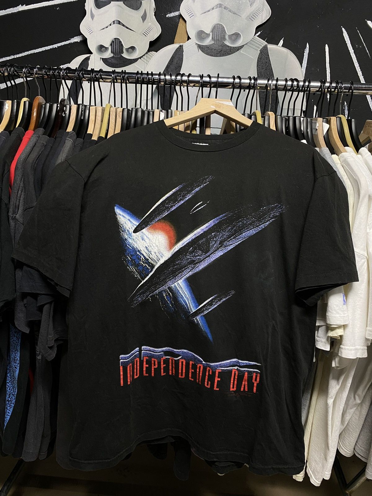 Vintage Vintage 90’s Independence Day T-Shirt Vtg ID4 Movie Tee XL Size US XL / EU 56 / 4 - 1 Thumbnail