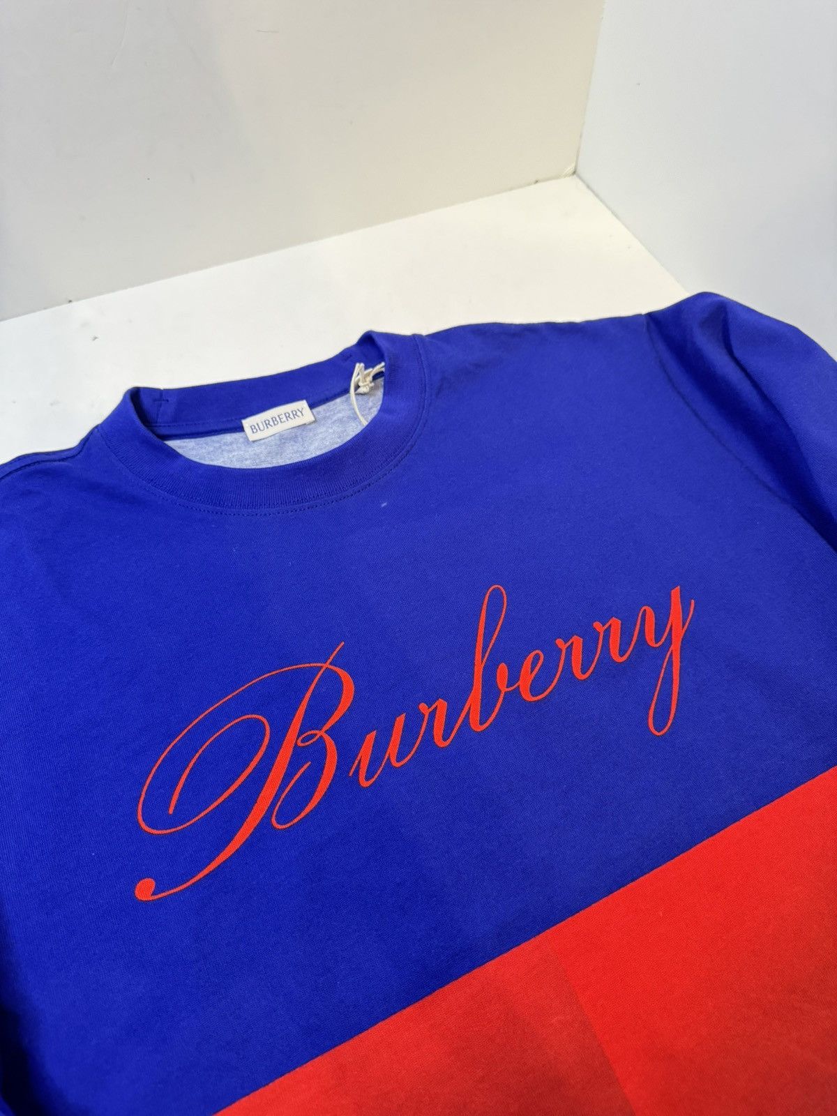Burberry Burberry Logo Mens Swan Print Tee Size XL NWT Size US XL / EU 56 / 4 - 3 Thumbnail