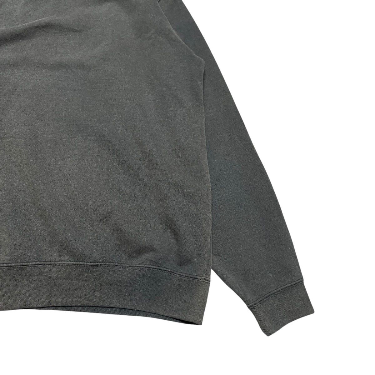Carhartt Vintage Carhartt Hoodie Sunfaded Size US L / EU 52-54 / 3 - 8 Thumbnail