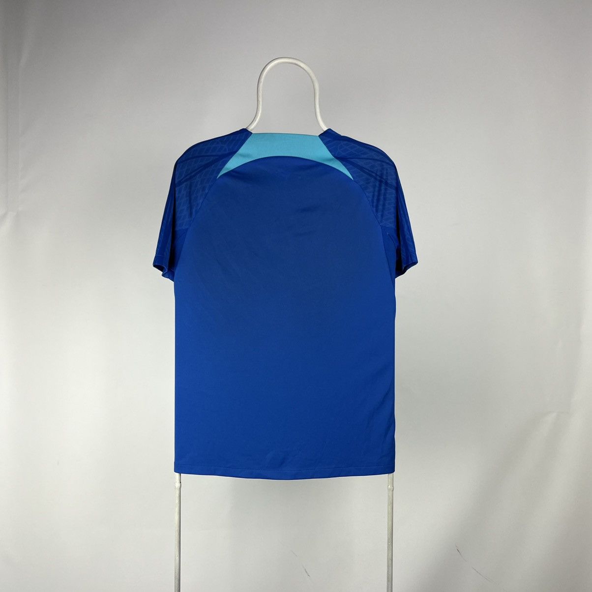 Nike ENGLAND NATIONAL TEAM TRAINING FOOTBALL SHIRT JERSEY 2022/23 Size US S / EU 44-46 / 1 - 2 Thumbnail