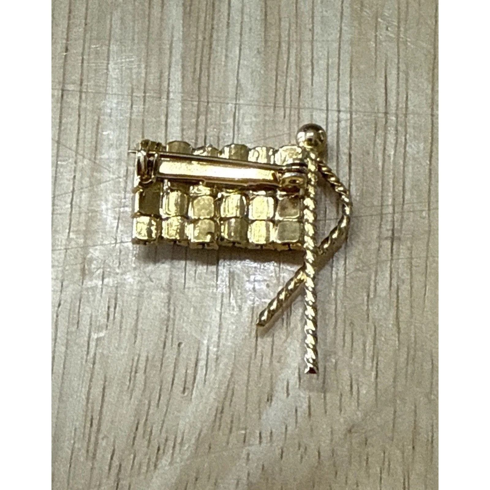 Other Vintage Canadian Flag Red & Clear Crystal Embellished Brooch Size ONE SIZE - 2 Thumbnail