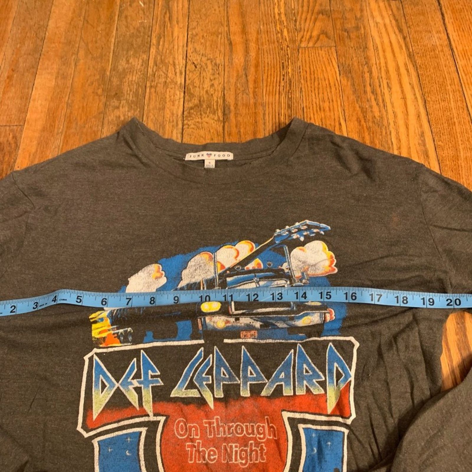 Junk Food DEF LEPPARD "ON THROUGH THE NIGHT" U.S. TOUR 1980 SWEATSHIRT Size S / US 4 / IT 40 - 5 Thumbnail