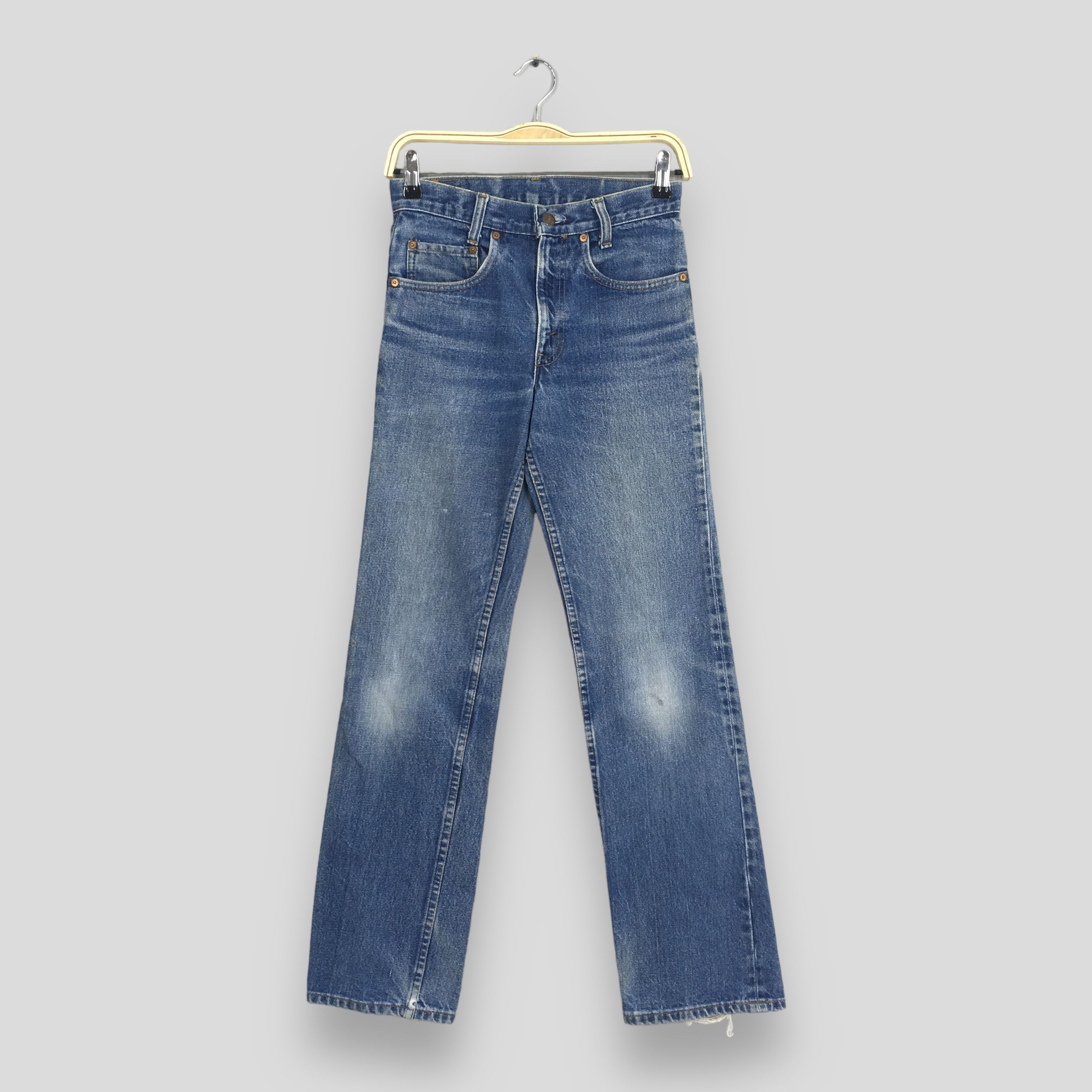 image of Size 26X29.5 Vintage Levi's 517 Bootcut Flare Jeans in Blue, Women's
