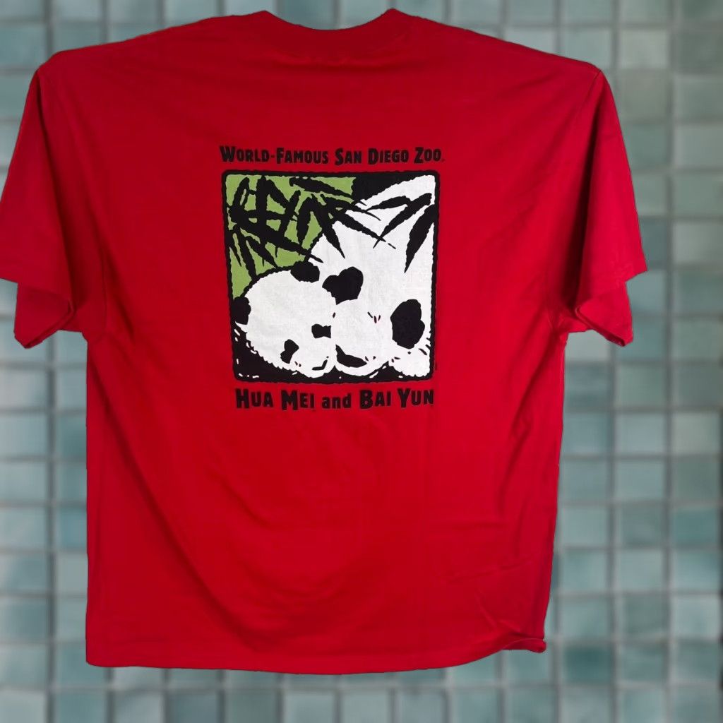 Hanes VINTAGE Hanes San Diego Zoo T-Shirt Adult XL Cotton Red Animals Nature Zoo 2000s Men Size US XL / EU 56 / 4 - 1 Thumbnail