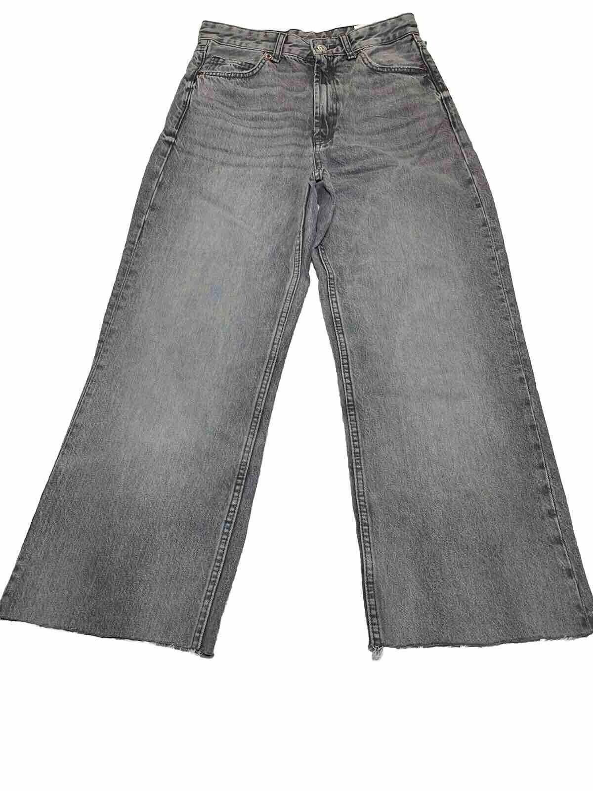Zara Zara Jeans Women's Size 6 Denim Gray Cropped Frayed Edge Size 28" / US 6 / IT 42 - 1 Thumbnail