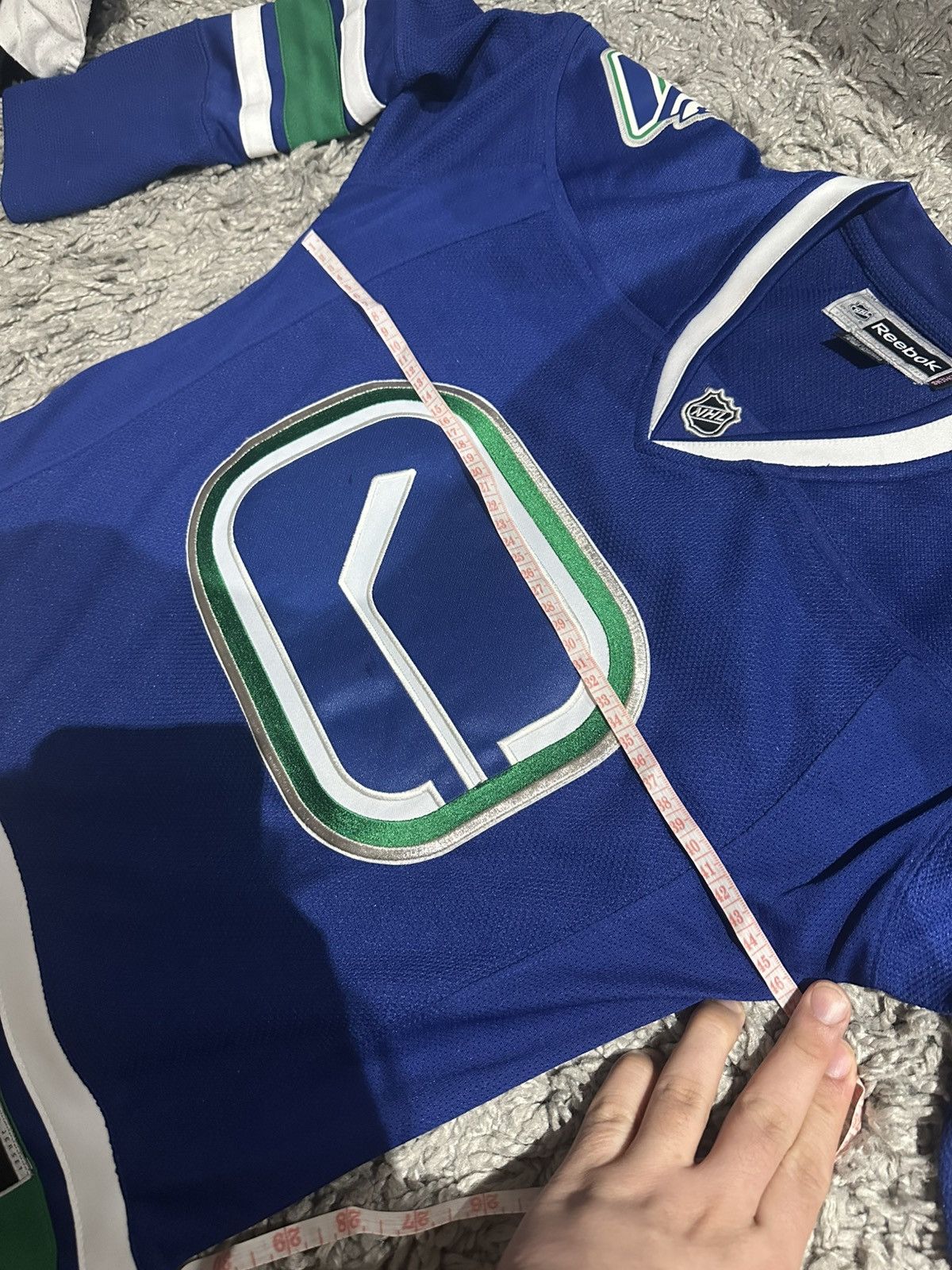 NHL × Vintage OFFICIAL VTG REEBOK NHL Vancouver CANUCKS JERSEY STITCHED Size US XS / EU 42 / 0 - 3 Thumbnail