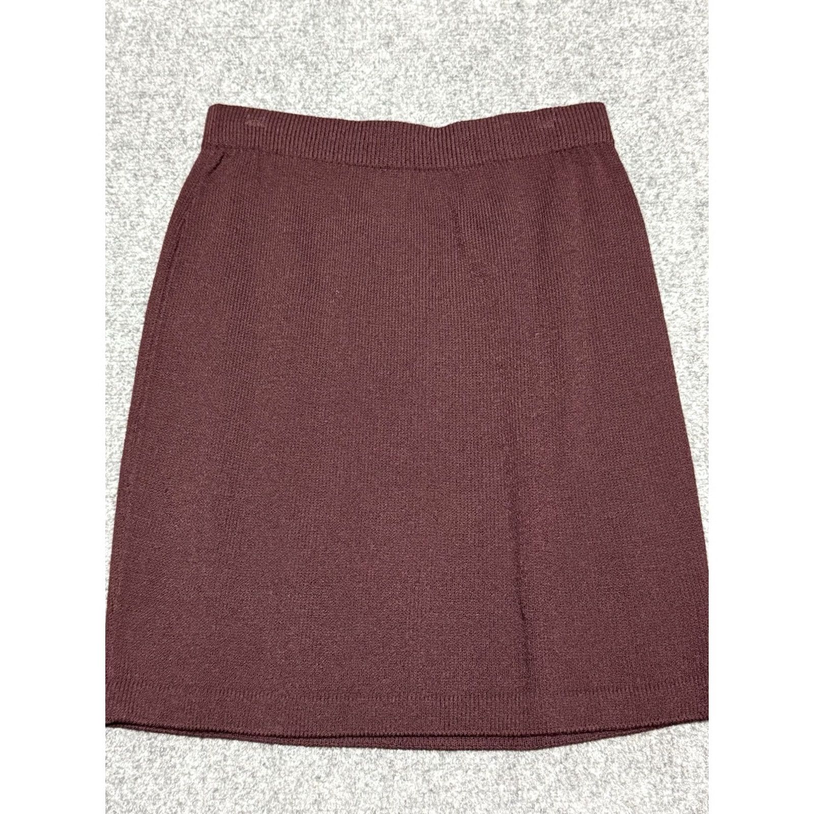 St. John St. John Collection Brown Knit 2 Piece Skirt Suit Womens 2 with Gold Chain Bow Size XS / US 0-2 / IT 36-38 - 7 Thumbnail
