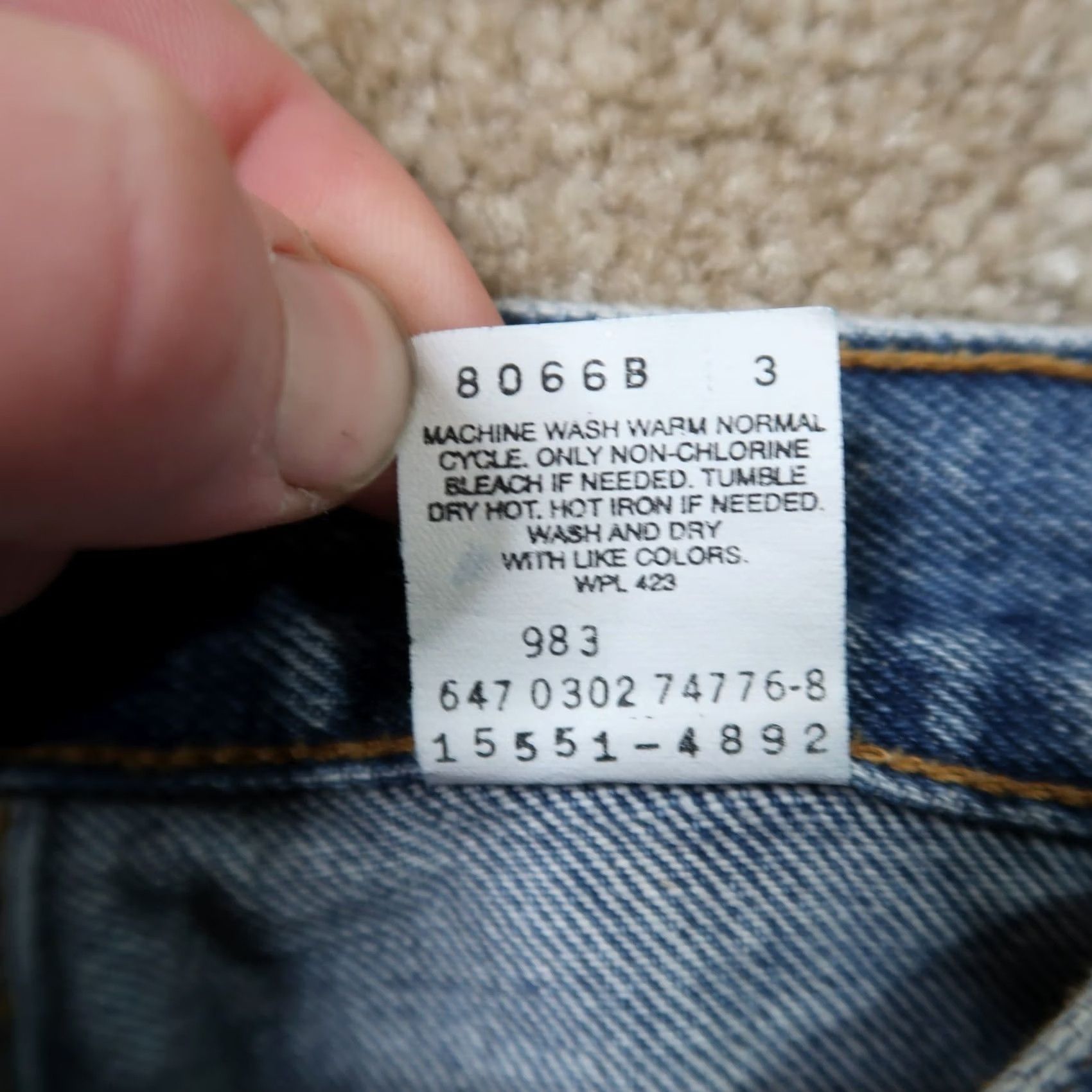Levi's VINTAGE Levi's 550 Jeans Women's 16 Denim Relaxed Tapered 32in White Pocket 5-Pocket 34in Waist Jeans Mens? Size 38" / US 16 / IT 52 - 4 Thumbnail