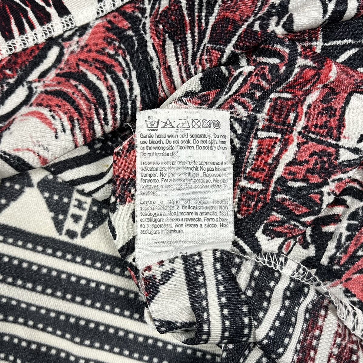Designer Ladies Save The Queen Avant-Garde overprinted tunic blouse Size M / US 6-8 / IT 42-44 - 14 Thumbnail
