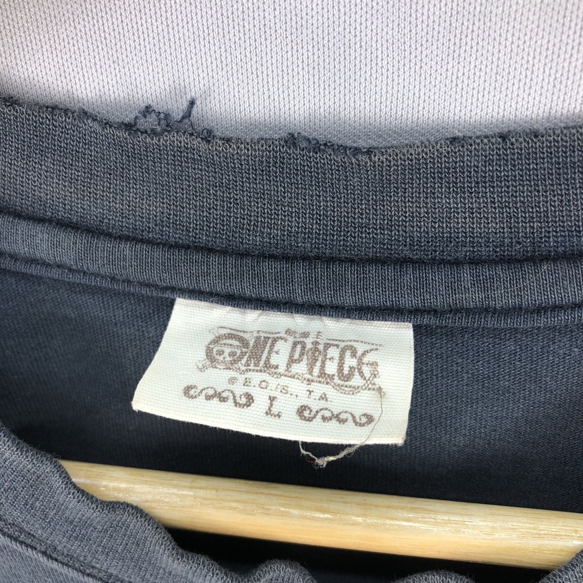 One Piece Vintage 00’s One Piece Shanks Trashed Faded Shirt Size US S / EU 44-46 / 1 - 16 Thumbnail