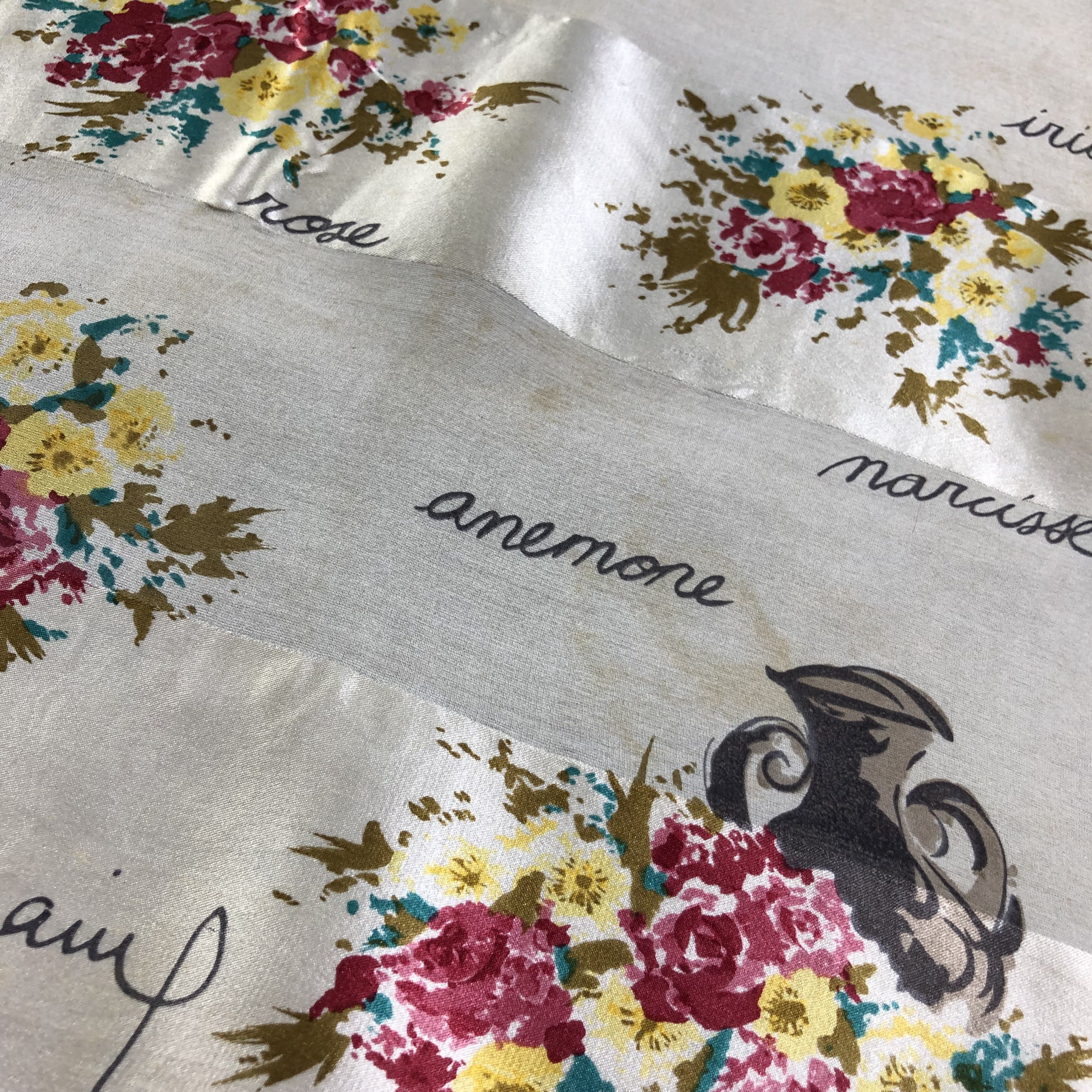 Pierre Balmain Pierre Balmain Floral Slit Thread Silk Scarf M453 Size ONE SIZE - 5 Thumbnail