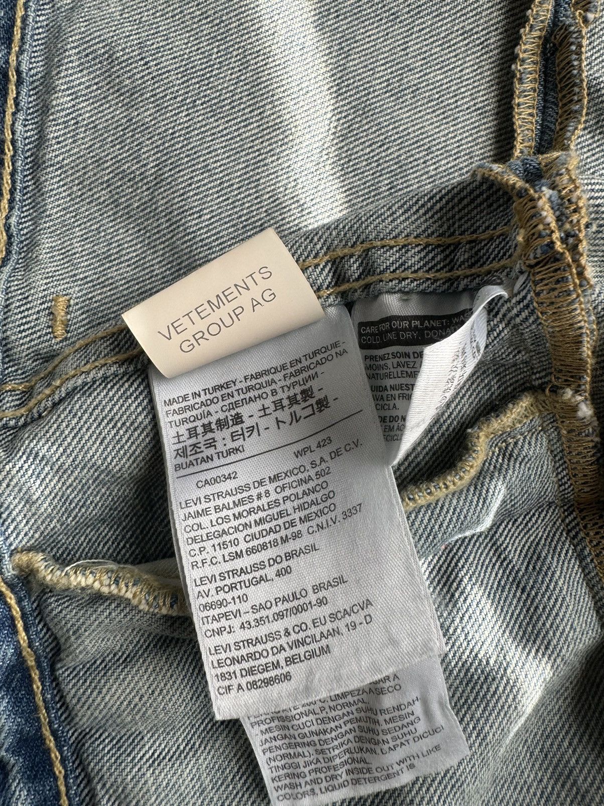 Levi's × Vetements Vetements x Levi’s reworked denim jacket Size US S / EU 44-46 / 1 - 6 Thumbnail