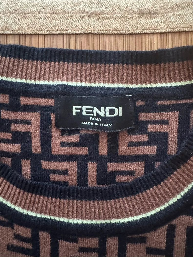 Fendi FENDI Classic FF logo long-sleeve T-shirt, brown with blac Size US S / EU 44-46 / 1 - 3 Thumbnail