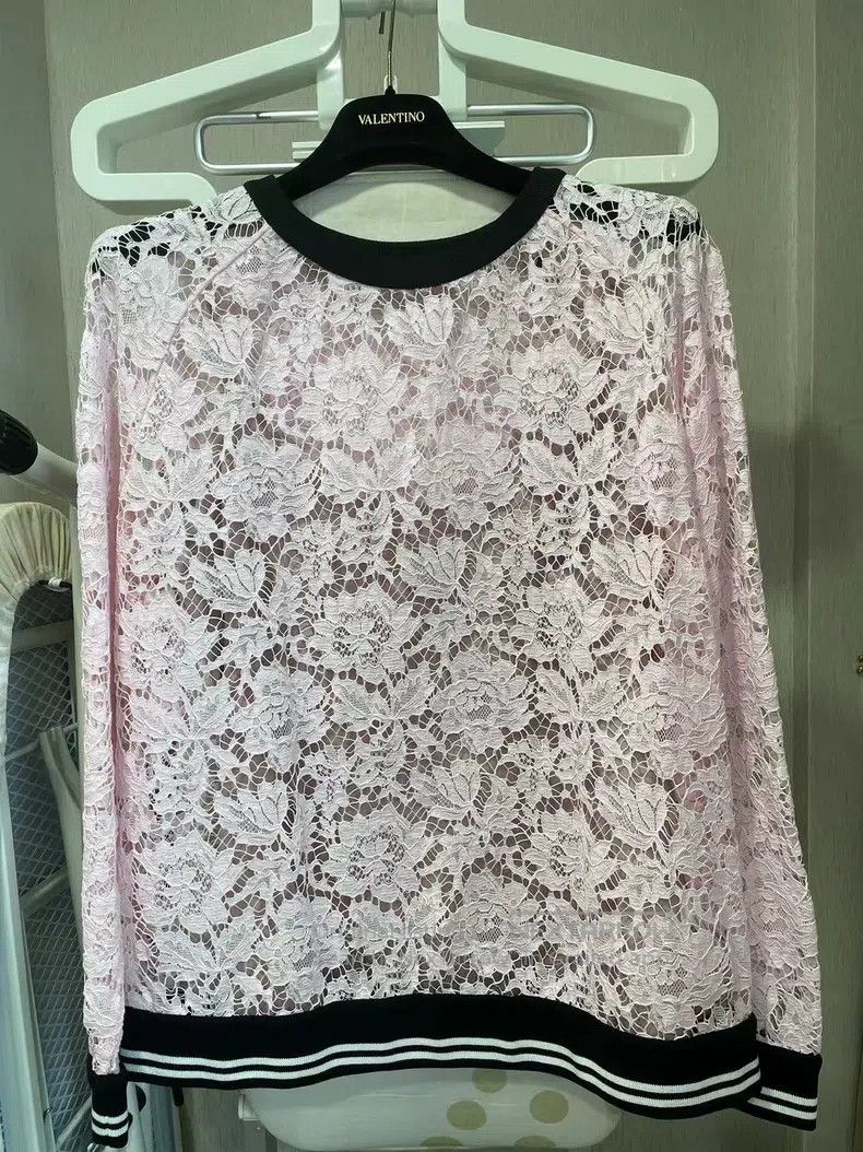 Valentino Valentino Pink lace top Size L / US 10 / IT 46 - 1 Thumbnail