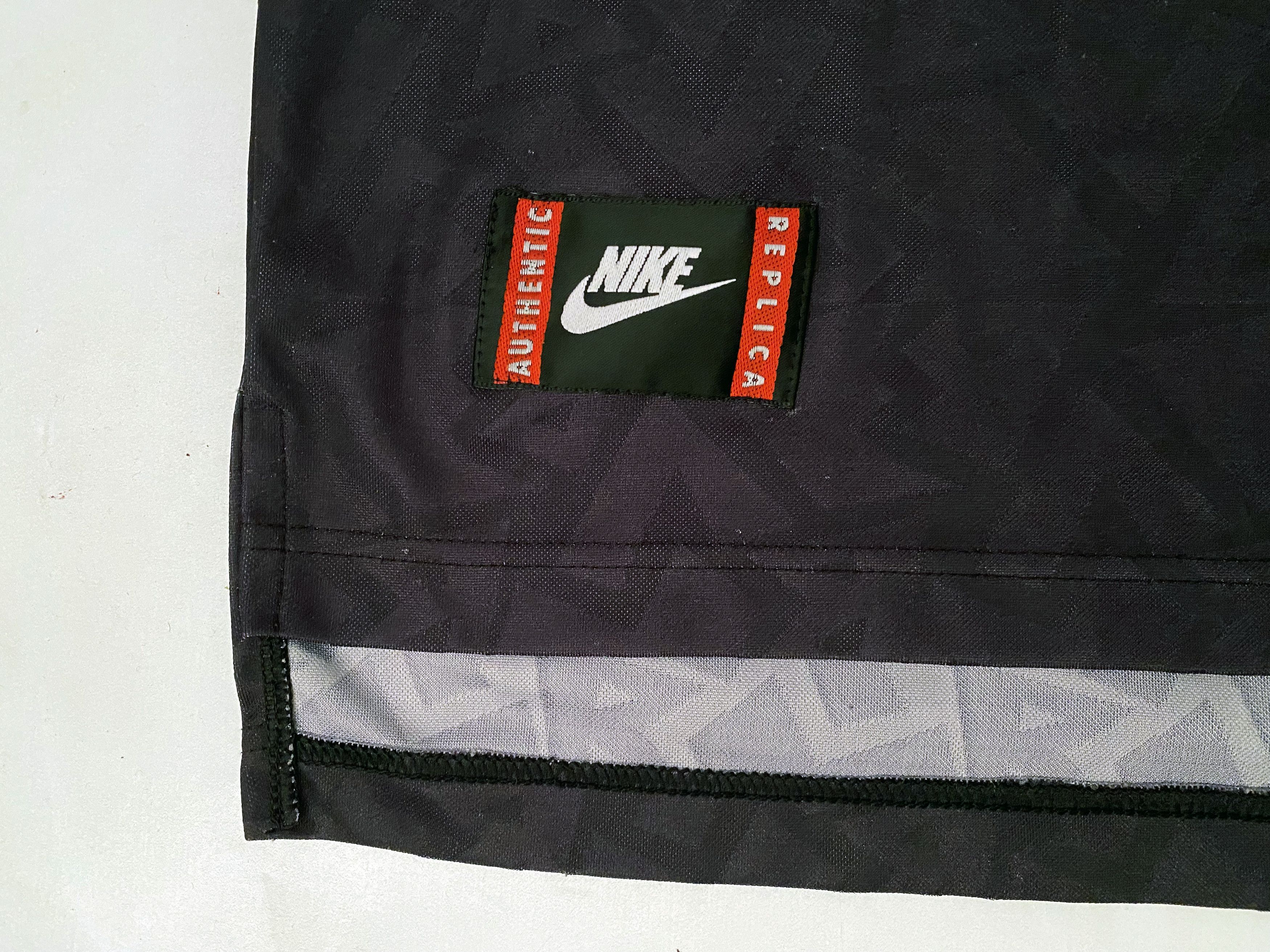 Nike × Vintage Borussia Dortmund Away Shirt Jersey 1995 / 1996 Size US XL / EU 56 / 4 - 8 Thumbnail
