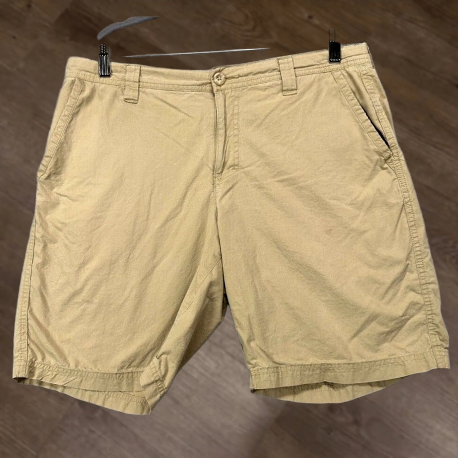 Vintage Columbia Shorts Mens 34X10 Tan Chino Flat Front Pockets Casual Outdoor Preppy Size US 34 / EU 50 - 1 Thumbnail