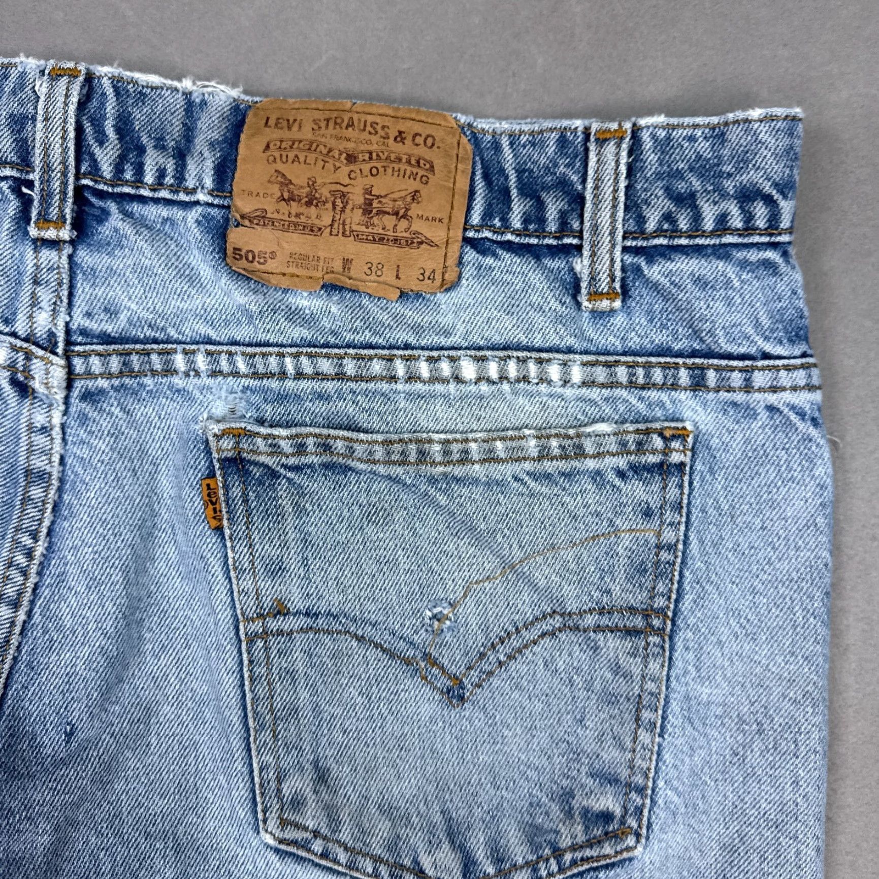Levi's VINTAGE Levi's Jeans Mens 36x34 Blue 90s Orange Tab Thrashed 505 Work Denim Jeans Mens 90s Theme: 90s Size US 38 / EU 54 - 3 Thumbnail