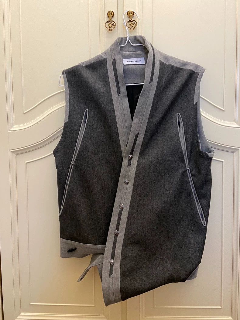Kiko Kostadinov Kiko Kostadinov 22FW Asymmetrical Vest 2506-Nextarrow Size US L / EU 52-54 / 3 - 3 Thumbnail