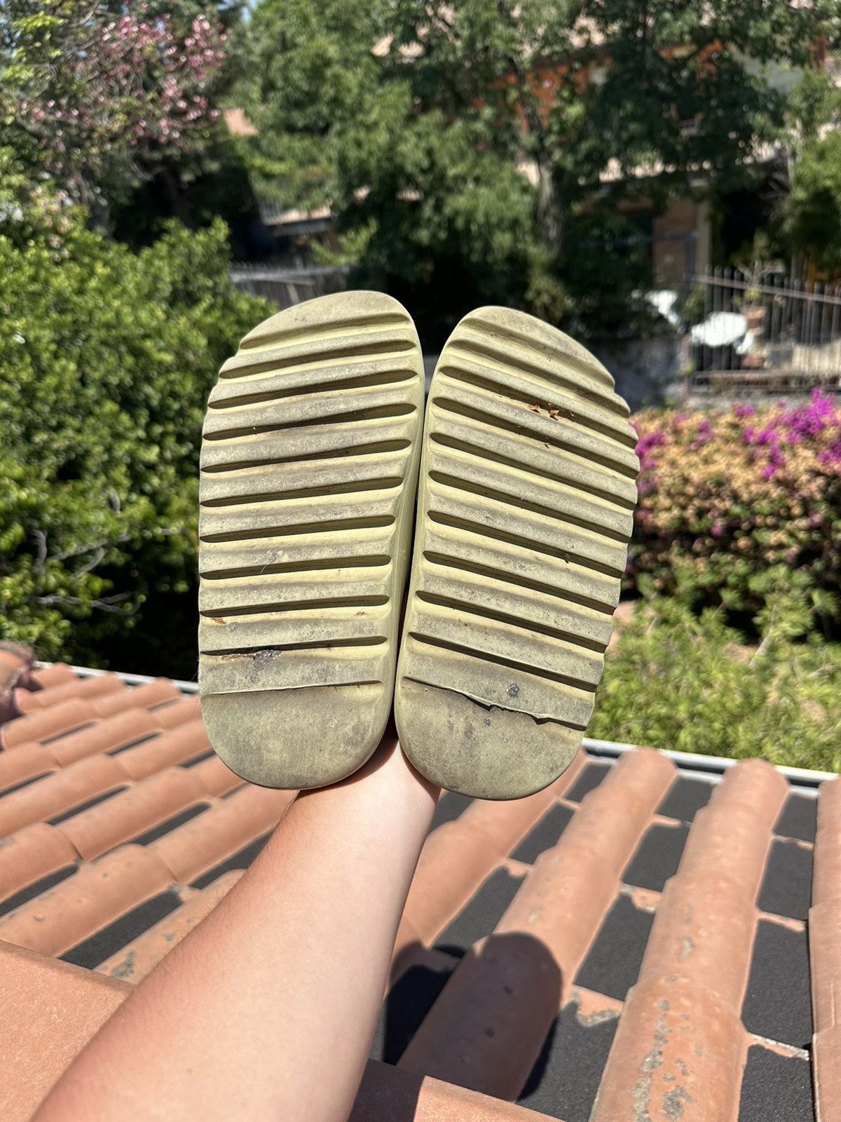 Yeezy Yeezy Slide ‘Resin’ Size US 8 / EU 41 - 2 Thumbnail