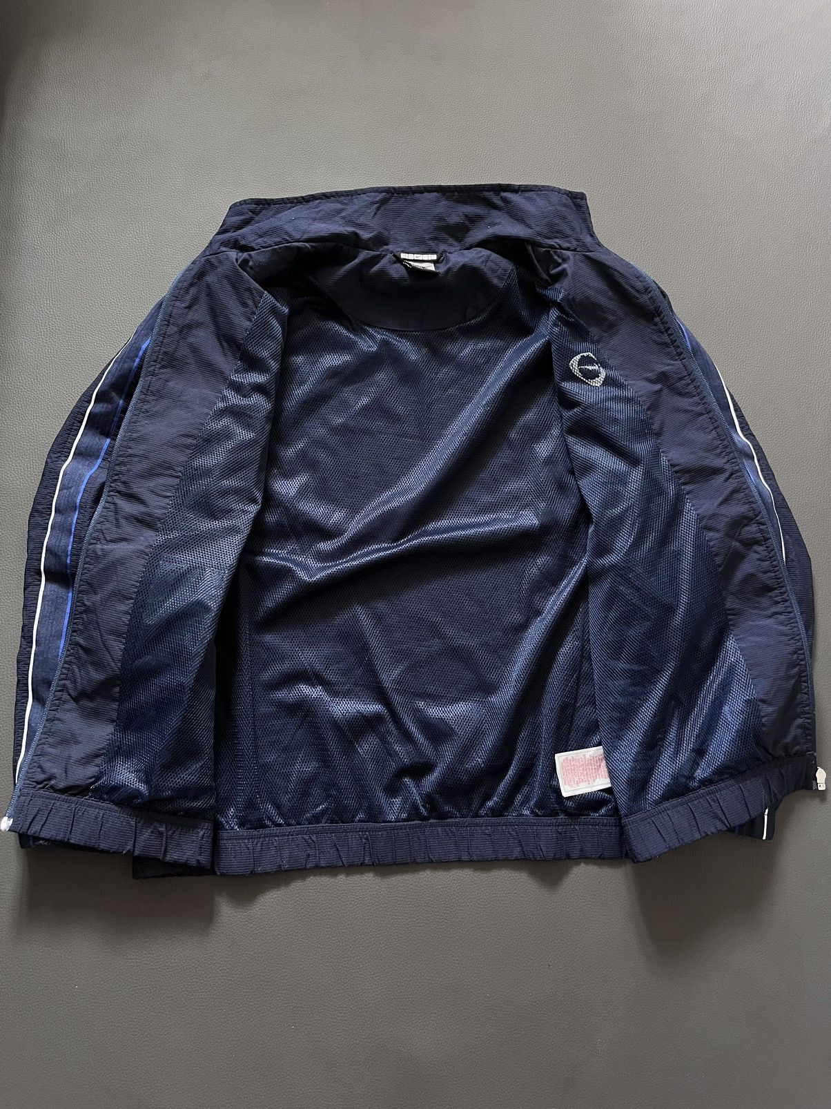 Nike Vintage Nike Team Zip Sweatshirt Y2K ACG Tn Size L Size US L / EU 52-54 / 3 - 3 Thumbnail