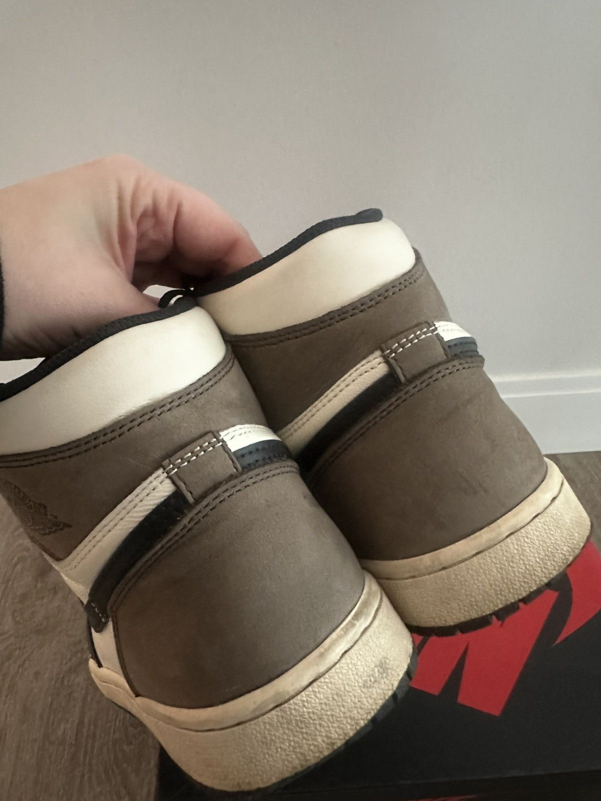 Nike Nike air Jordan 1 mochas size 7.5 with box Size US 7.5 / IT 37.5 - 6 Thumbnail