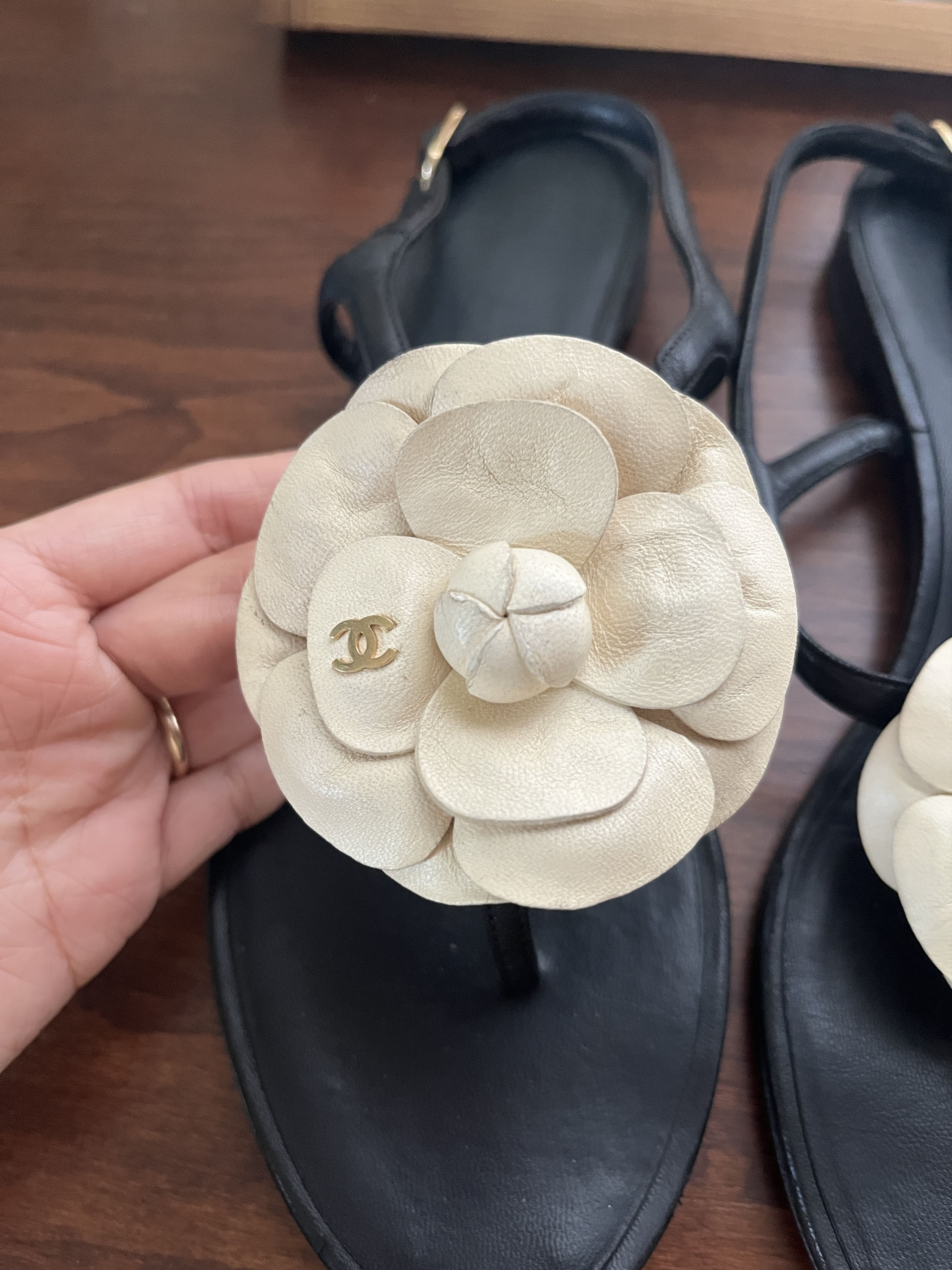 Chanel Chanel Camellia Flower sandals size 37 Size US 7 / IT 37 - 2 Thumbnail