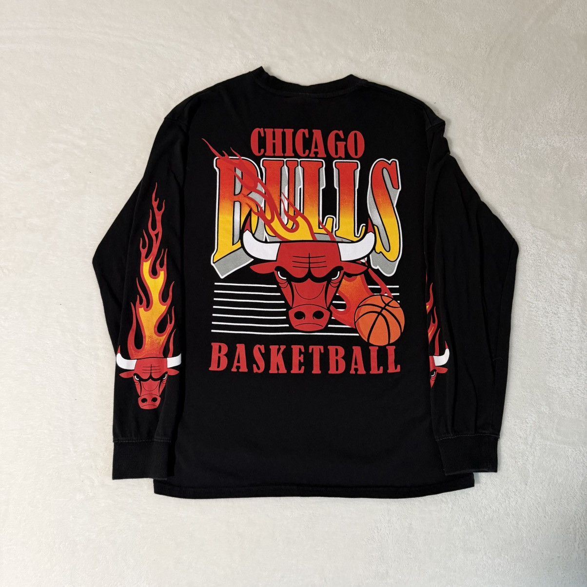 NBA 90s Vintage NBA Chicago Bulls Flame Long Sleeve T-Shirt Size US S / EU 44-46 / 1 - 1 Thumbnail