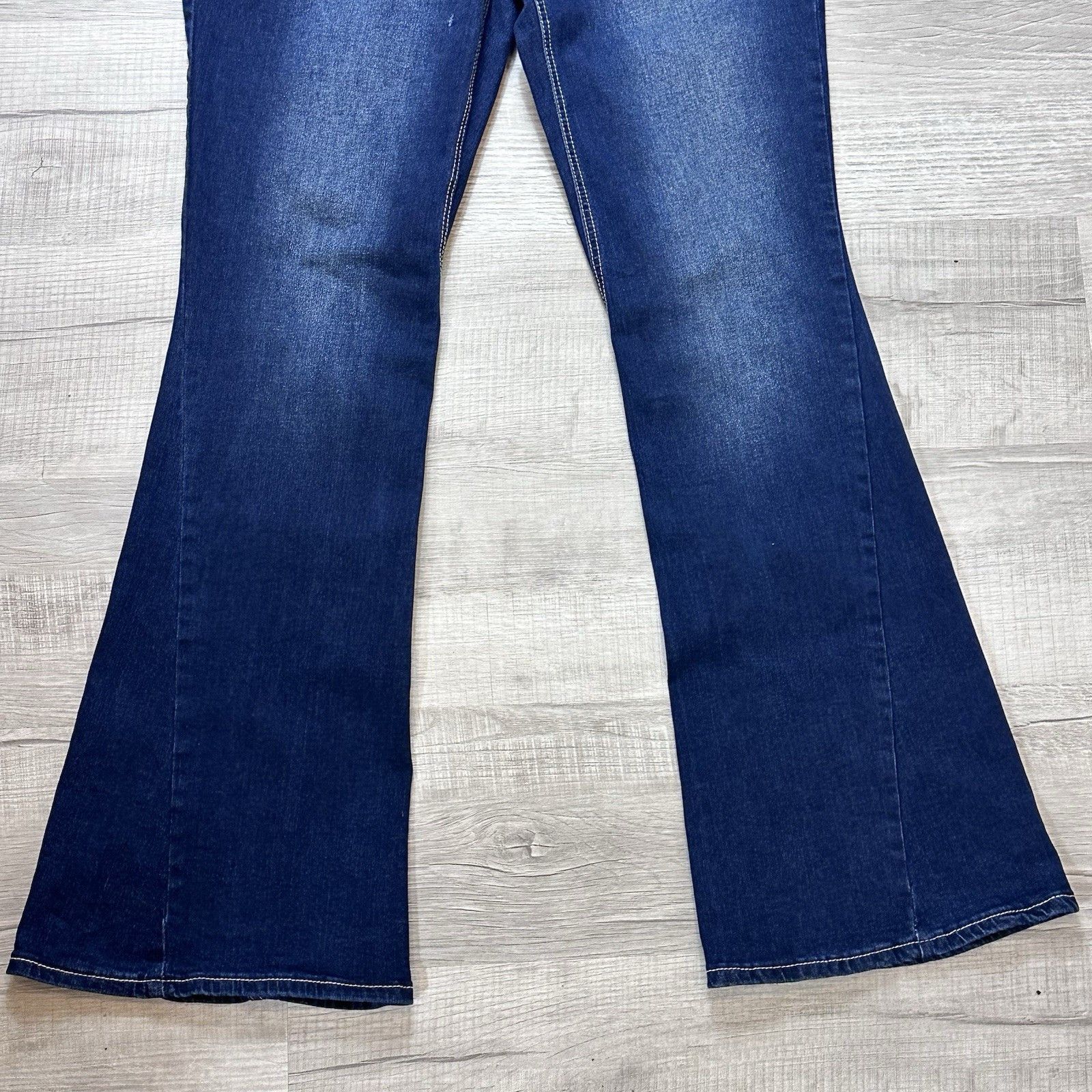 True Religion True Religion Women's 31 Joey Twisted Flare Mid Rise Jeans Size 31" - 2 Thumbnail