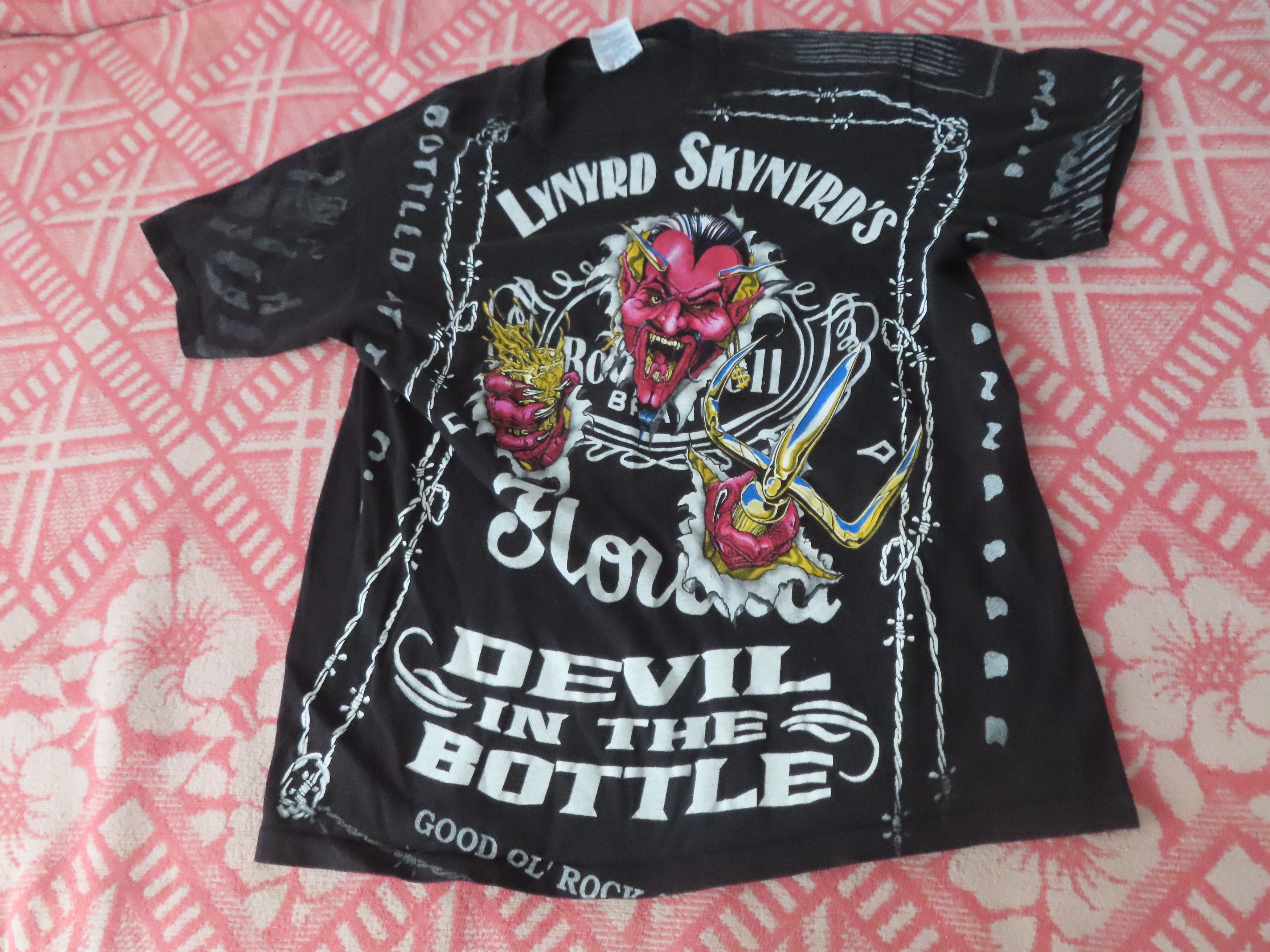 Vintage 90's Lynyrd Skynyrd Devil In the Bottle Tour TShirt