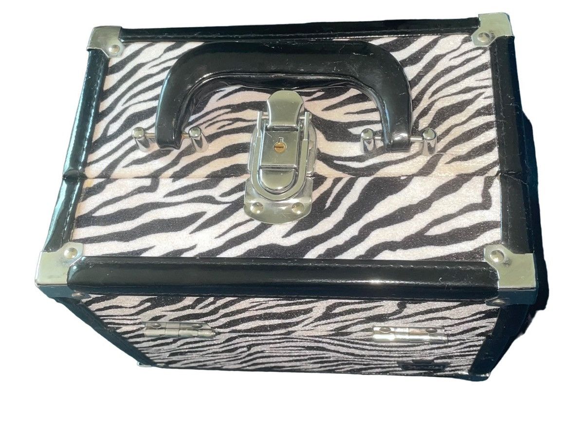 Vintage Caboodles 2013 Zebra Rockstar Train Case Size ONE SIZE - 9 Thumbnail