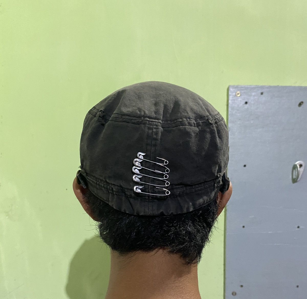 If Six Was Nine COMMANDO CAPS SAFETY PIN IFSIX STYLE Size ONE SIZE - 8 Thumbnail