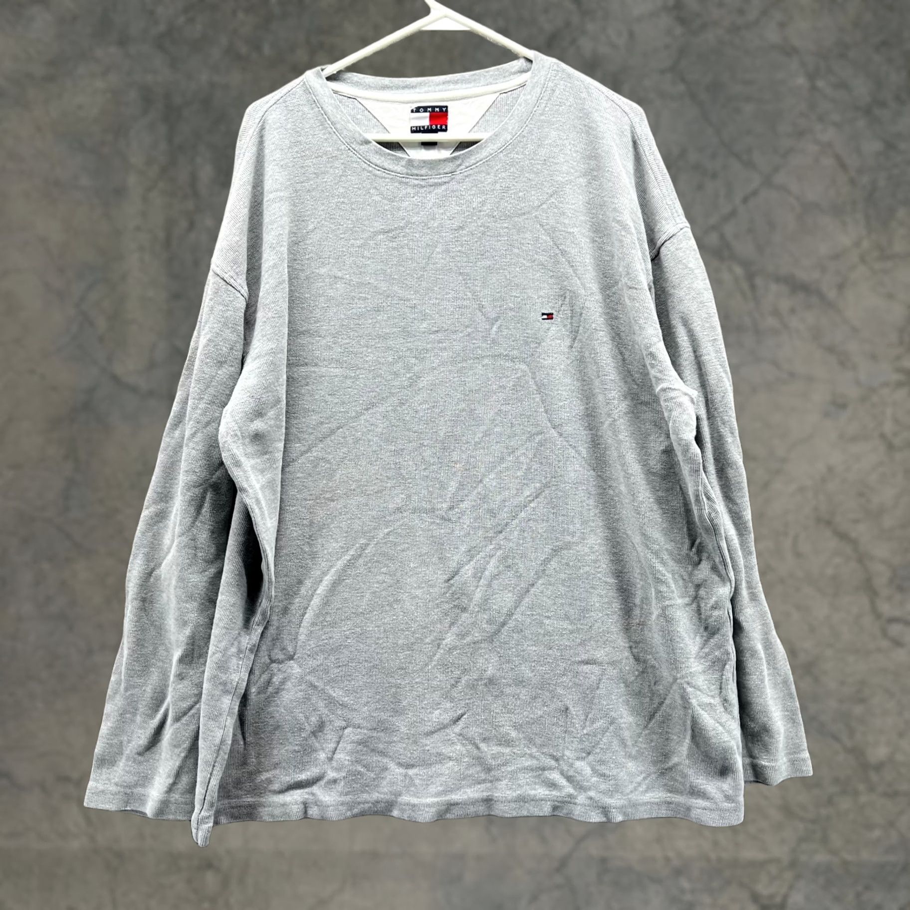 Tommy Hilfiger VINTAGE Tommy Hilfiger Sweater Men XXL Adult Gray Crewneck Pullover Fleece 90s Size US XXL / EU 58 / 5 - 1 Thumbnail