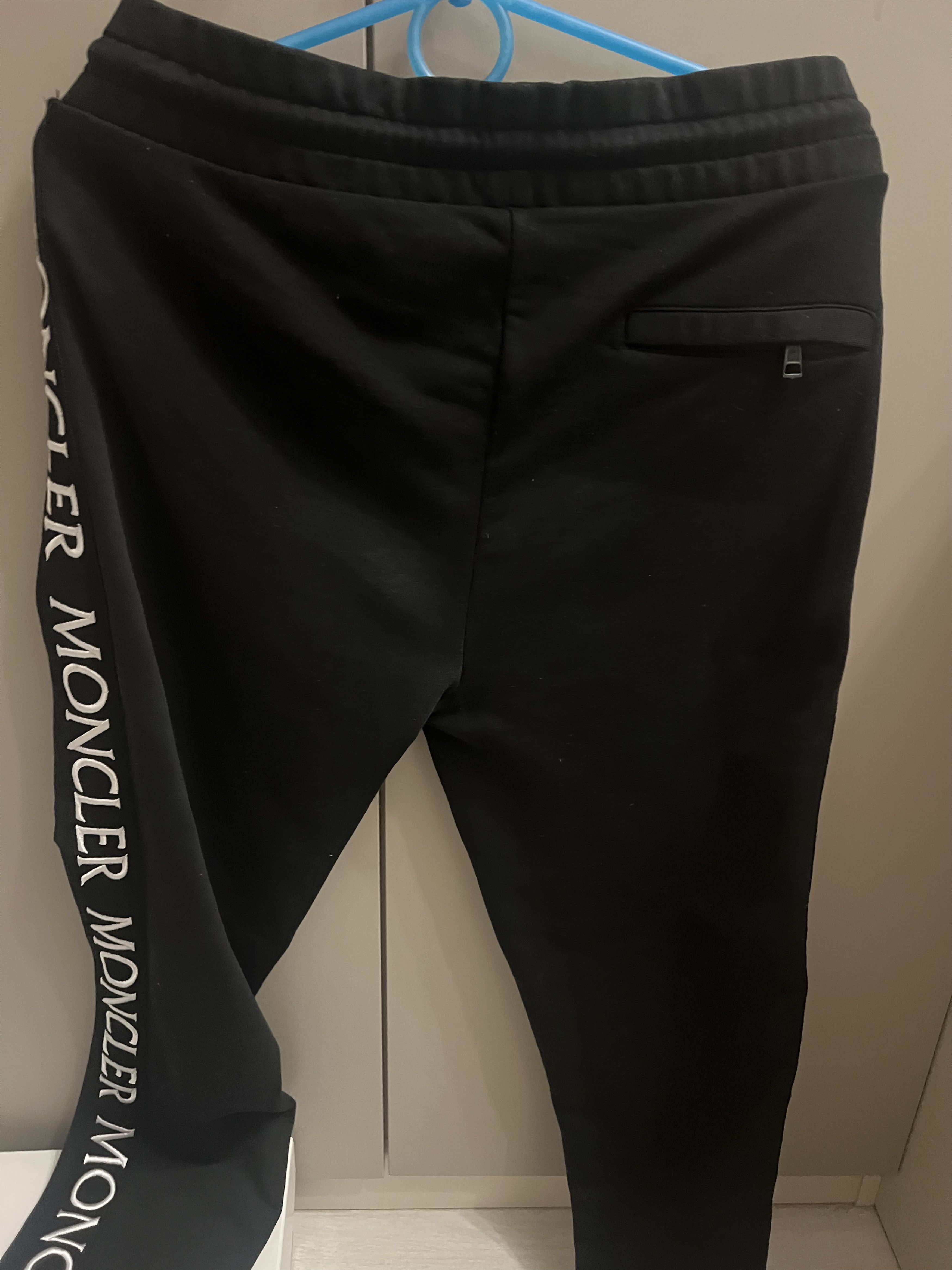 Moncler Moncler Cotton Joggers with Logo Patch Size US 34 / EU 50 - 2 Thumbnail