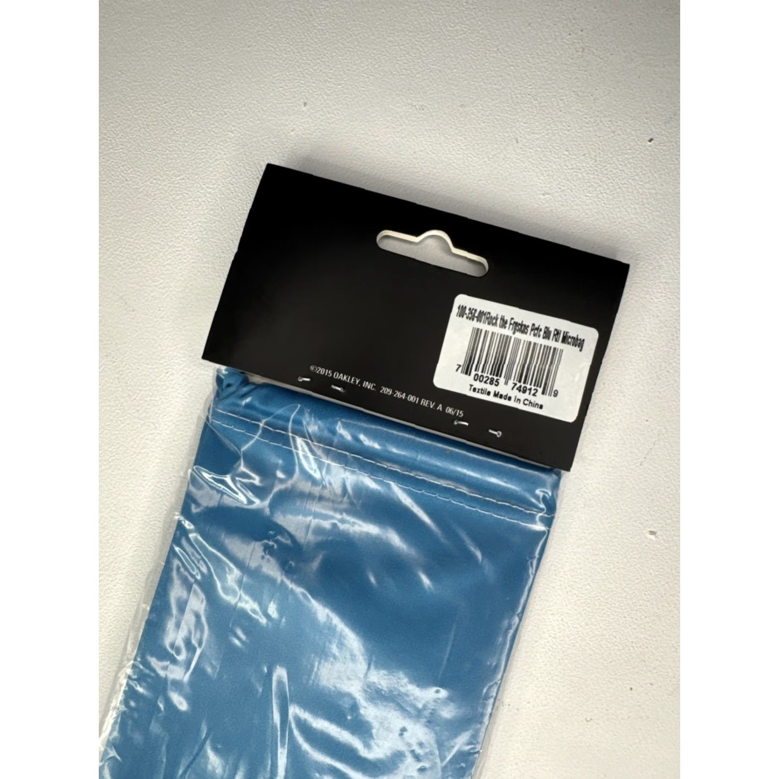 Oakley Oakley Frogskins Case Bag Sunglasses Case Rock The Frogskin Pacific Blue Microfiber New Men Blue Size ONE SIZE - 5 Thumbnail