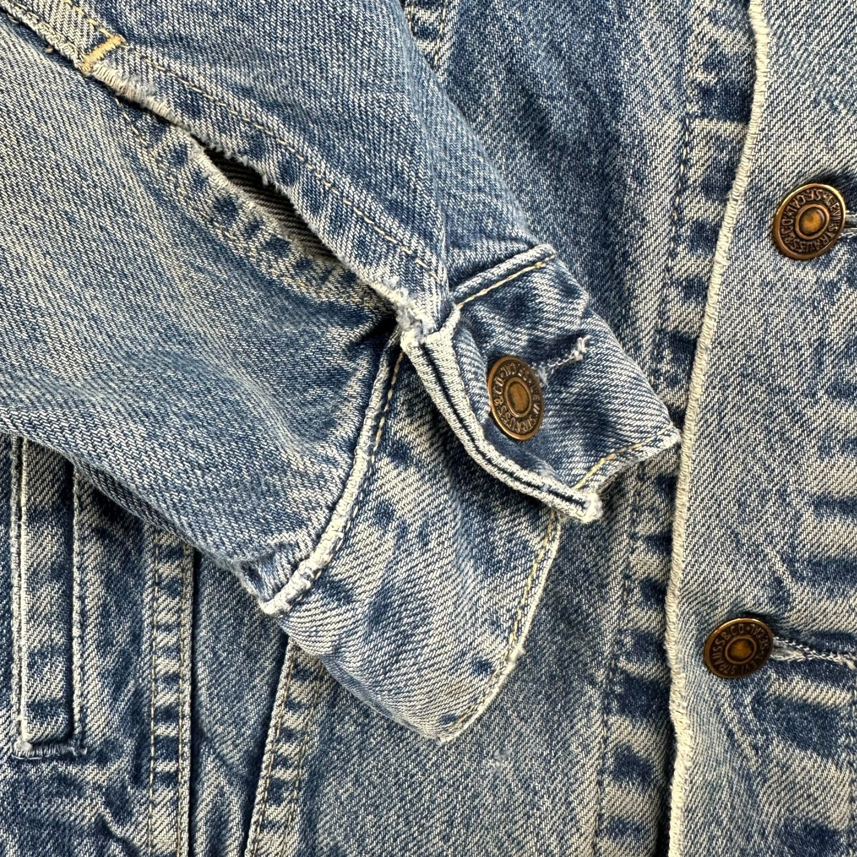 Levi's VINTAGE Levi's Trucker Jacket Mens M Blue Denim Truckers Cotton USA 80s 90s Biker Regular Size US 31 - 3 Thumbnail