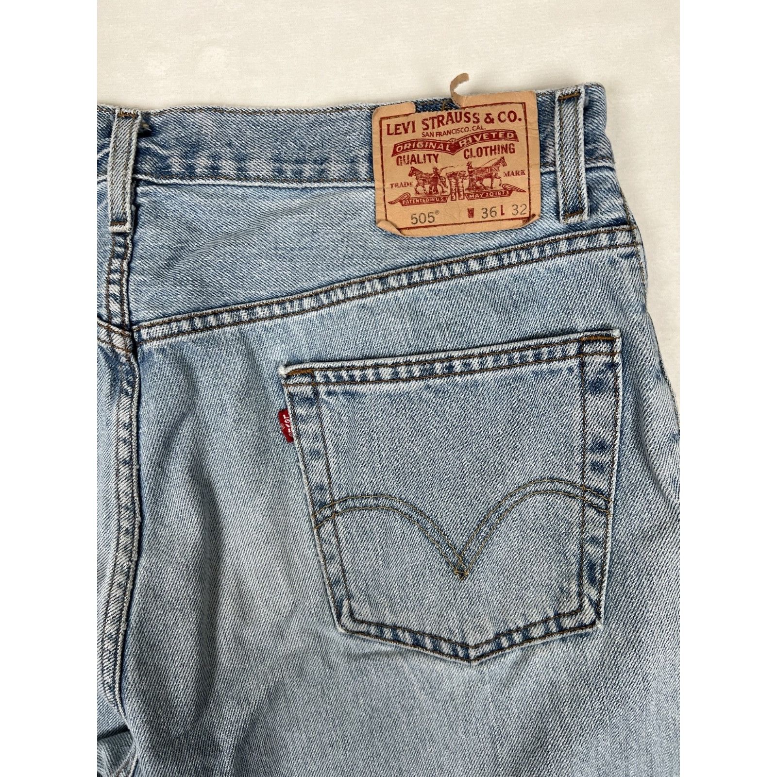 Levi's Vintage 505 Levi’s Blue Denim Jeans Size 36x32 Distressed Gr Size US 36 / EU 52 - 9 Thumbnail