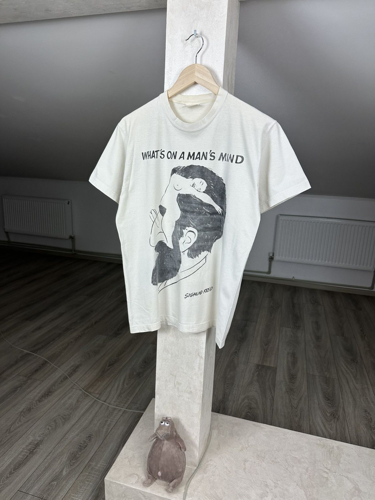 Unsound Rags Sigmund Freud Whats On A Mens Mind RARE Vintage Tee 1990s Size US M / EU 48-50 / 2 - 1 Thumbnail