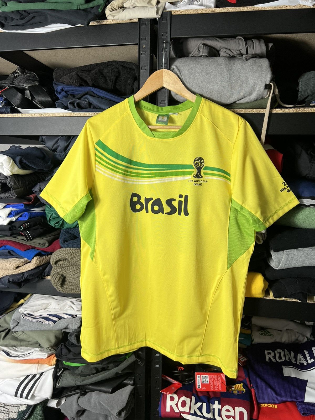 Umbro Brazil Brasil #10 FIFA World Cup 2014 Football Shirt Yellow Size US M / EU 48-50 / 2 - 4 Thumbnail