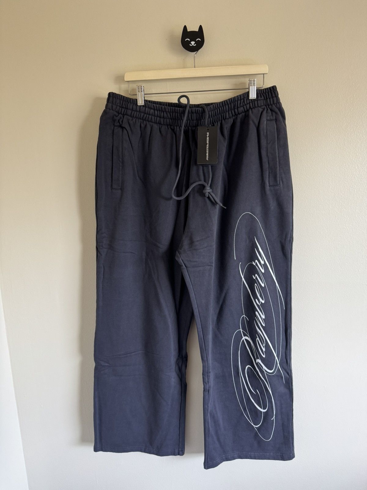 The GV Gallery GV Gallery Raspberry Hills Calligraphy Sweats Size XL ...