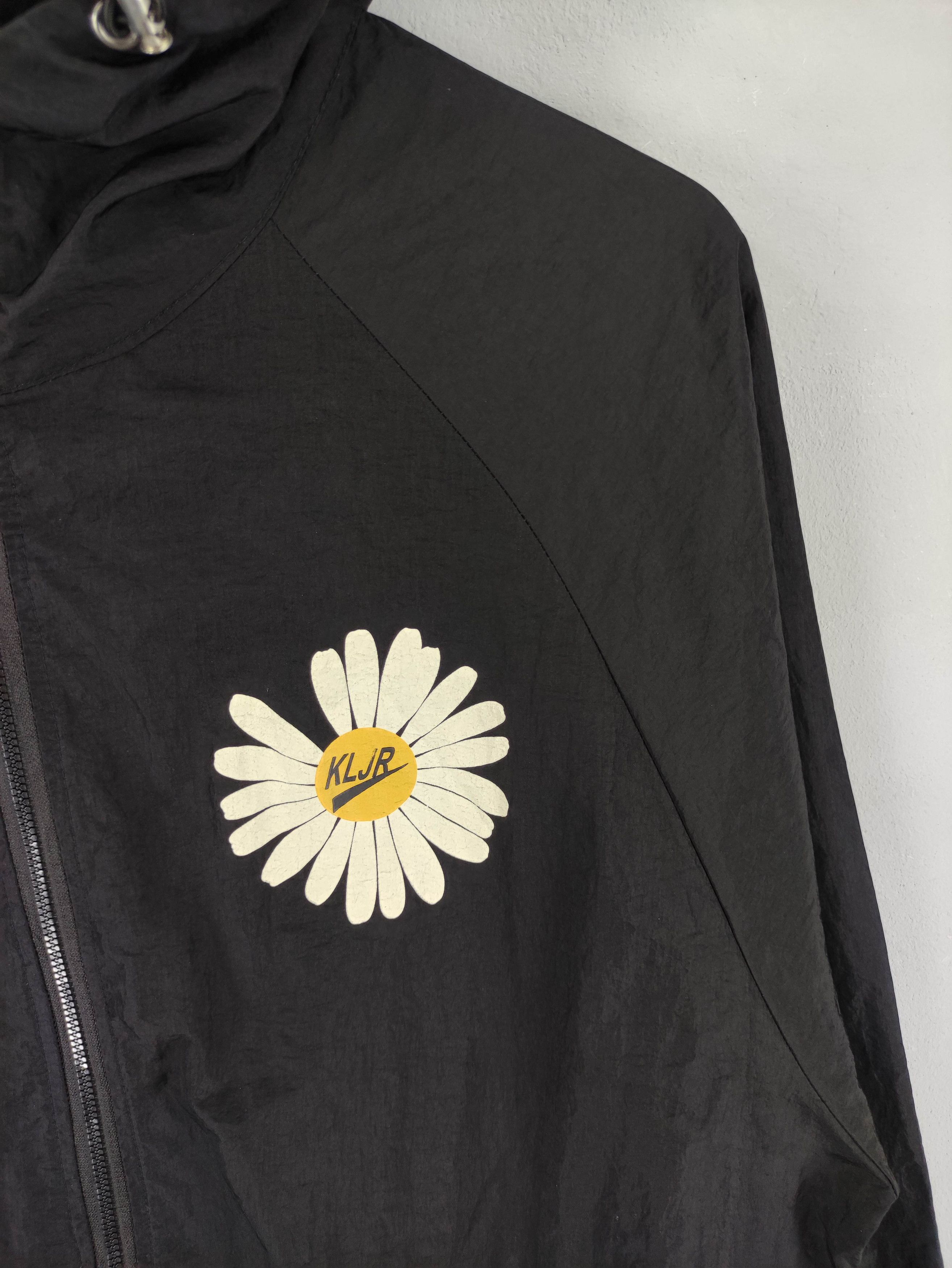 Japanese Brand Vintage Windbreaker Hoodie Autumn Winter Floral Print Size US L / EU 52-54 / 3 - 3 Thumbnail