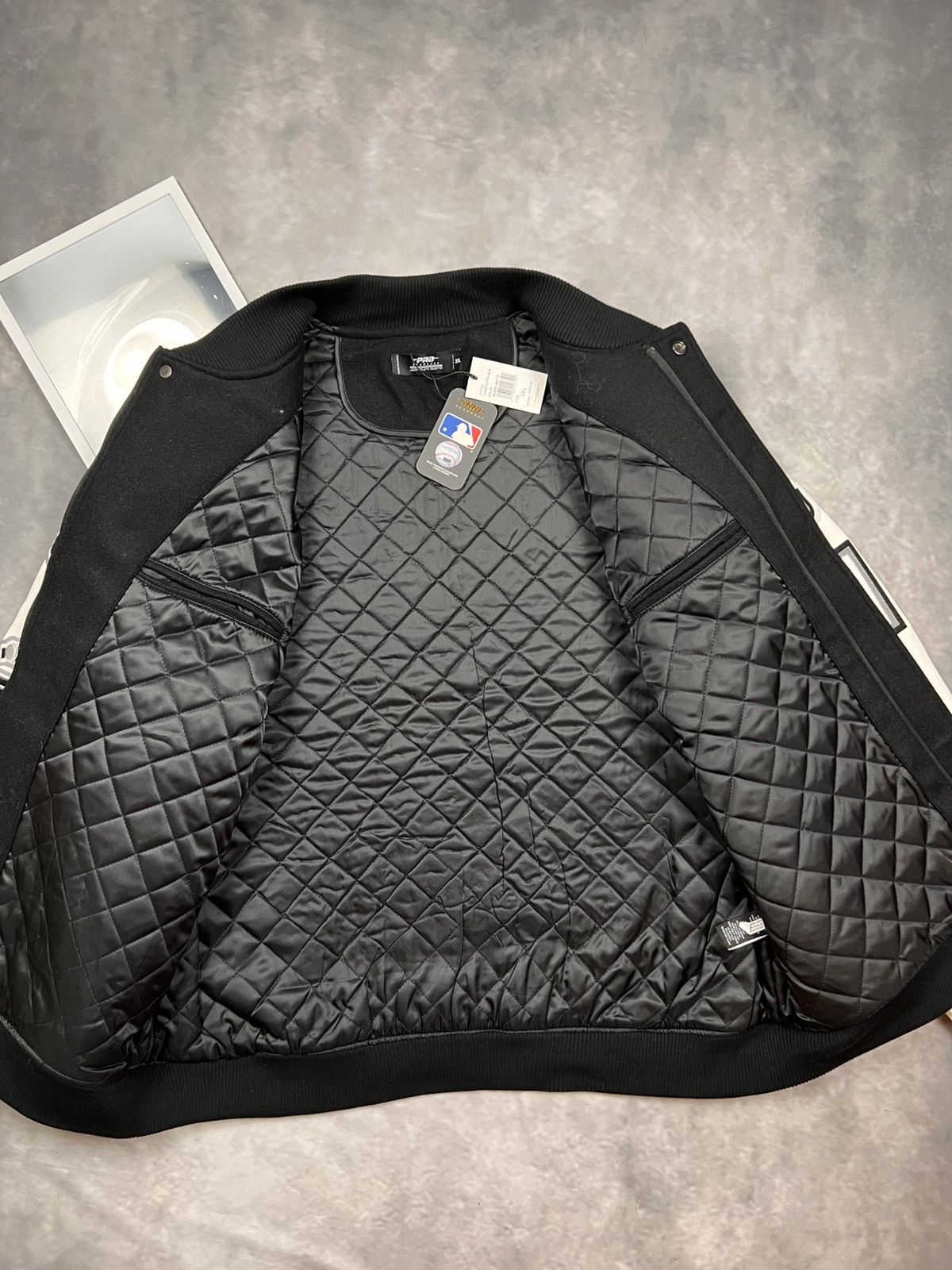 Pro Standard NWT Pro Standard Chicago White Sox Varsity Jacket Black 2XL Size US XXL / EU 58 / 5 - 8 Thumbnail