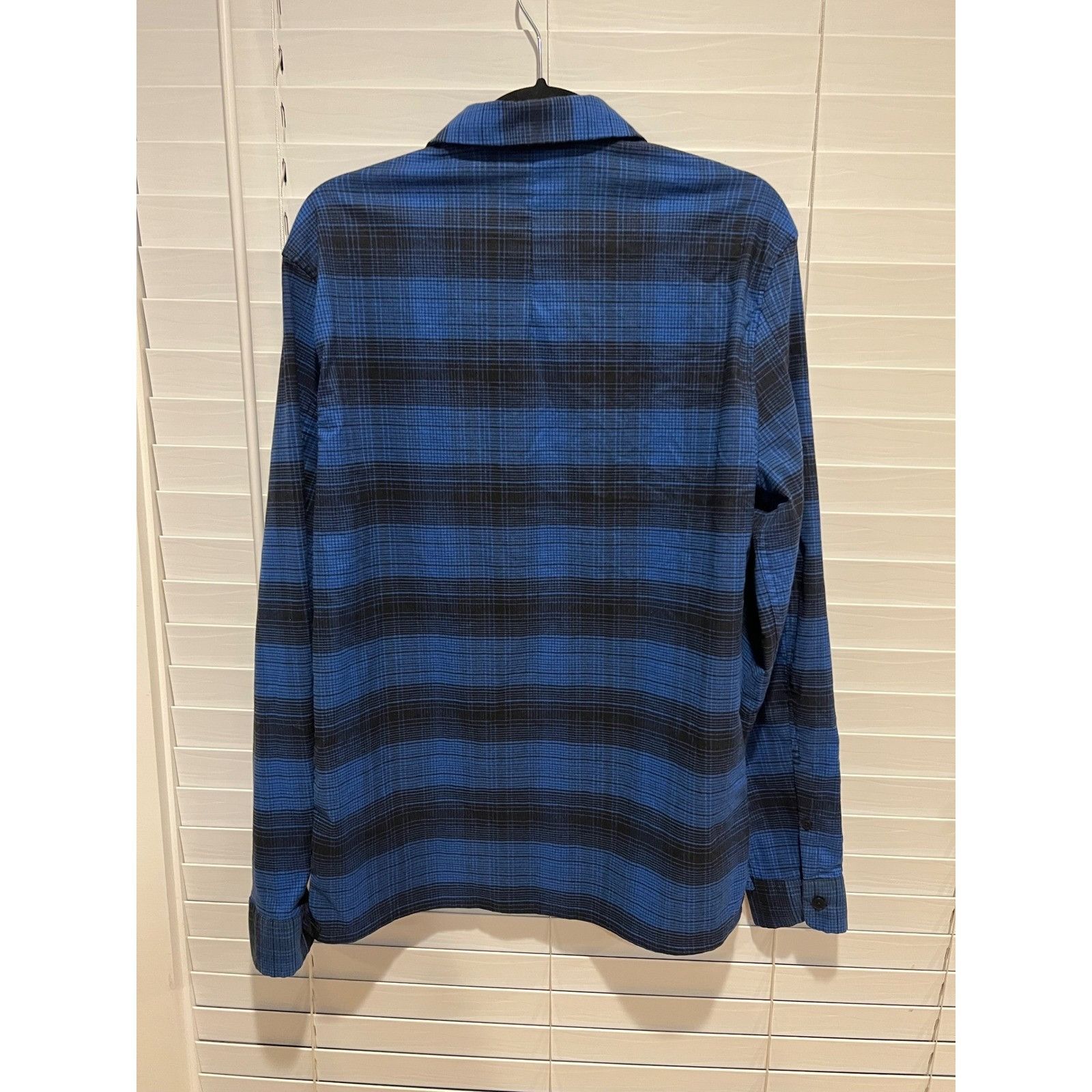 Lululemon Lululemon Blue Plaid Button Down Long Sleeve Shirt Casual Si Size US M / EU 48-50 / 2 - 3 Thumbnail