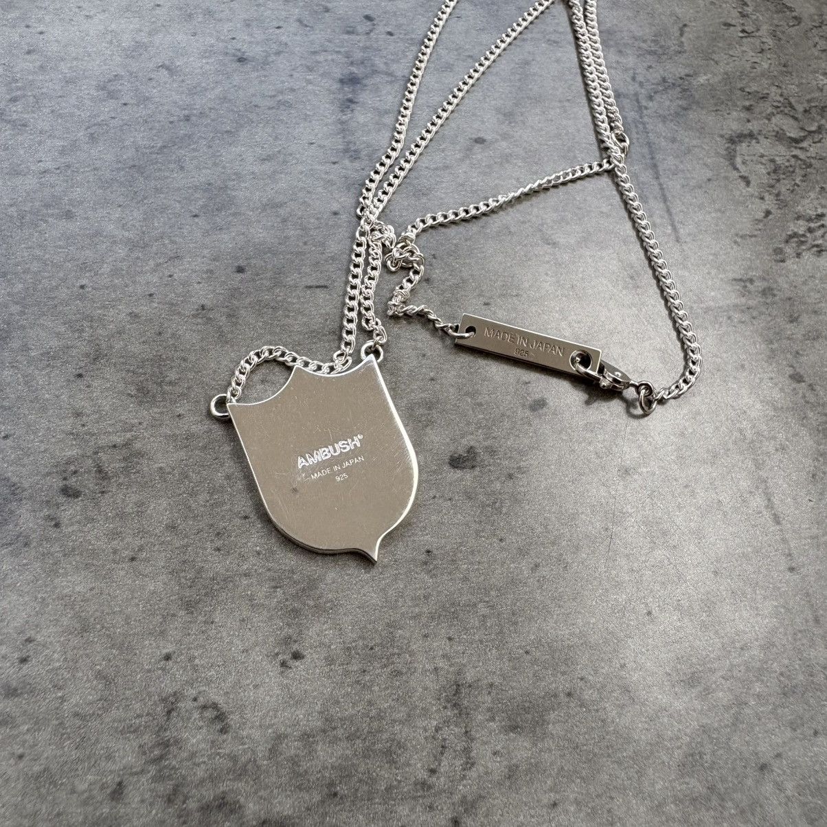 Ambush Design AMBUSH varsity shield pendant necklace made in japan Size ONE SIZE - 8 Thumbnail