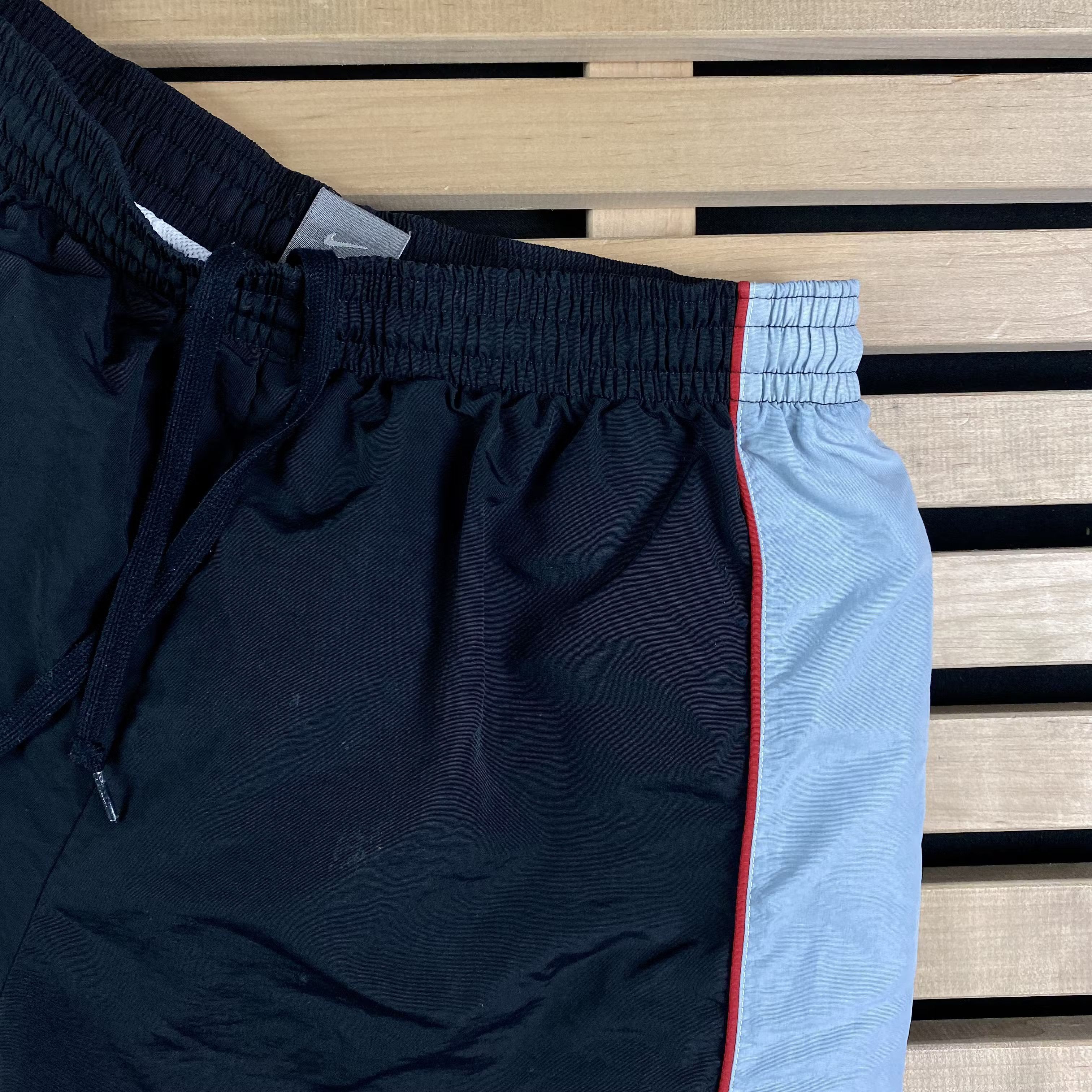 Nike × Vintage Men’s Shorts Nike Vintage Size L Size US 32 / EU 48 - 2 Thumbnail