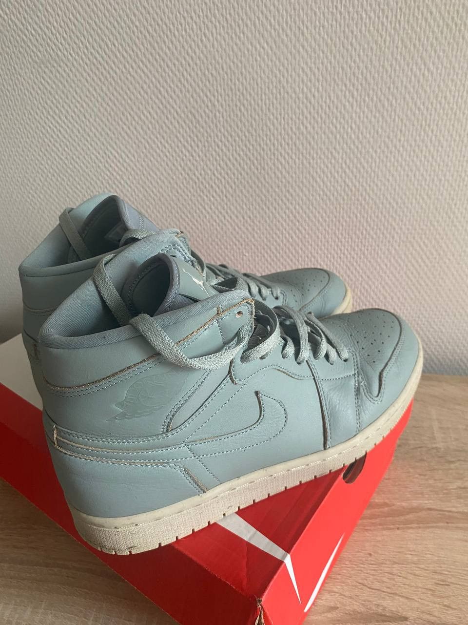 Nike NIKE AIR JORDAN 1 MICA GREEN Size US 9.5 / EU 42-43 - 4 Thumbnail