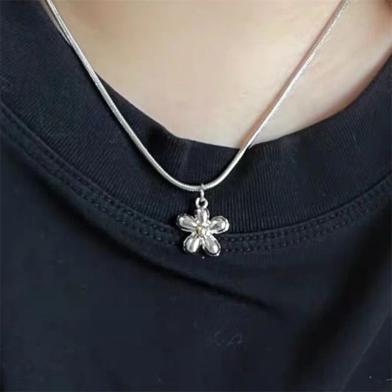 Other Fashion Sweet Cool Flower Pendant Necklaces Size ONE SIZE - 6 Thumbnail
