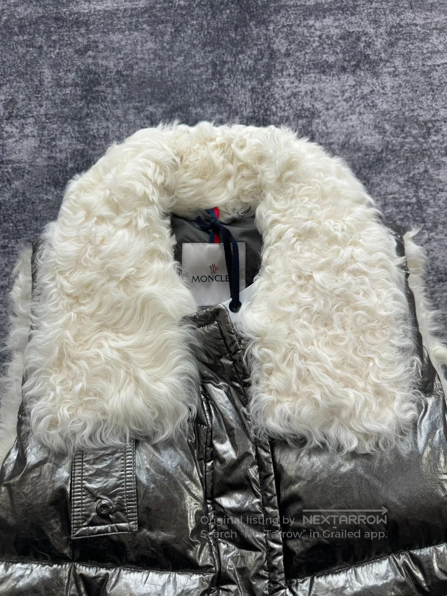 Moncler Moncler KERRIA Silver Teddy Fur Collar Down Vest. Size S / US 4 / IT 40 - 5 Thumbnail