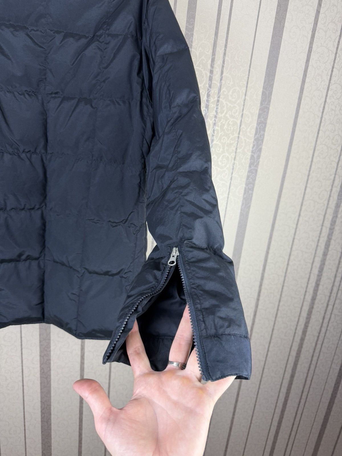 Armani Vintage Armani Jeans down jacket Size L Size US L / EU 52-54 / 3 - 5 Thumbnail